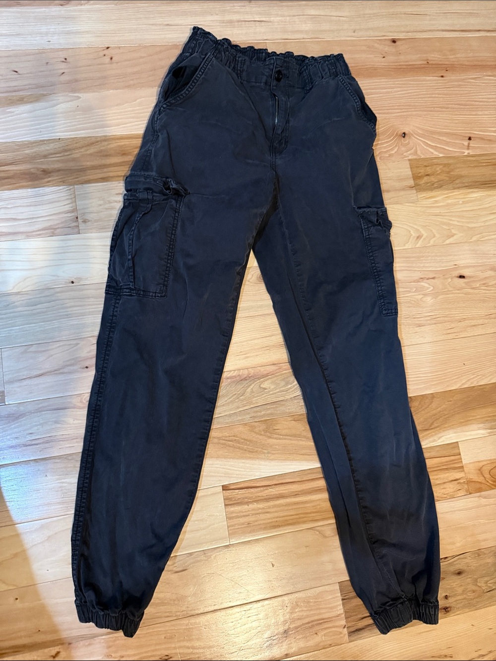 American Eagle Black Stretch Cargo Pants – 2 Regular